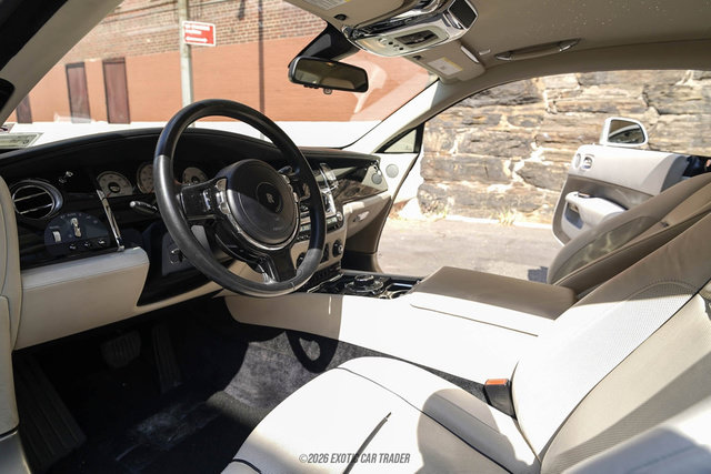 Used 2017 Rolls-Royce Wraith RWD image 37