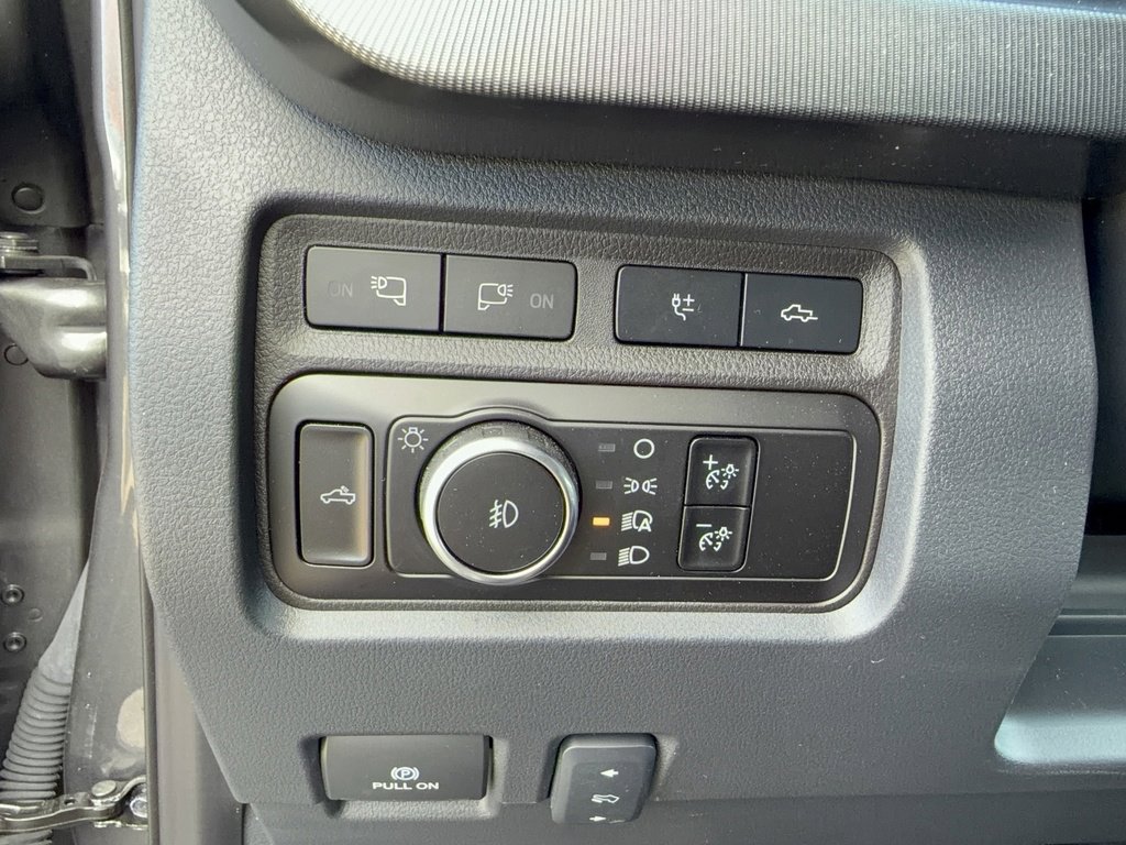 Certified 2024 Ford F350 Platinum image 31