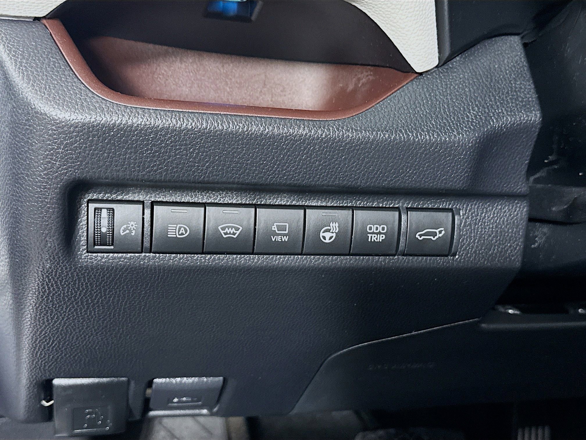Used 2023 Toyota RAV4 Limited AWD/4WD image 11
