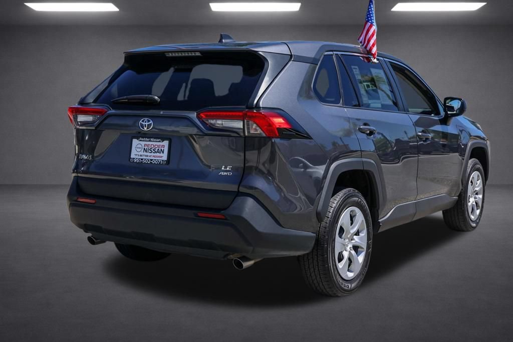 Used 2025 Toyota RAV4 LE AWD/4WD image 4