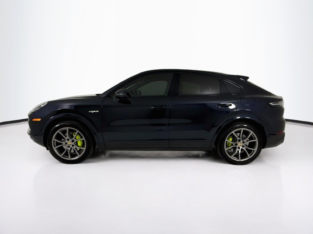 Certified 2023 Porsche Cayenne Platinum Edition AWD/4WD image 2