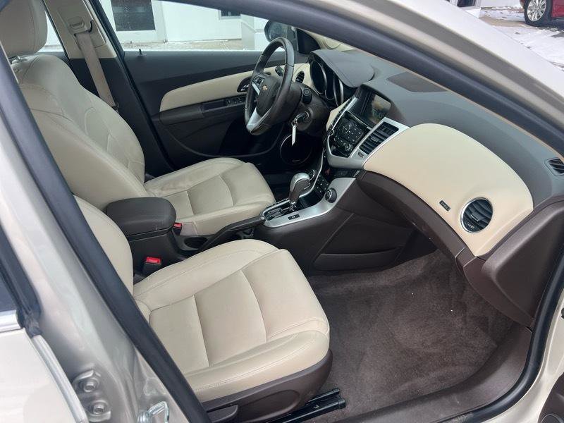 Used 2016 Chevrolet Cruze LT image 6