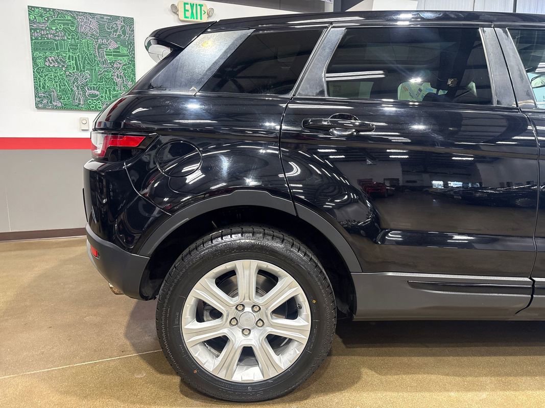 Used 2017 Land Rover Range Rover Evoque SE Premium image 50