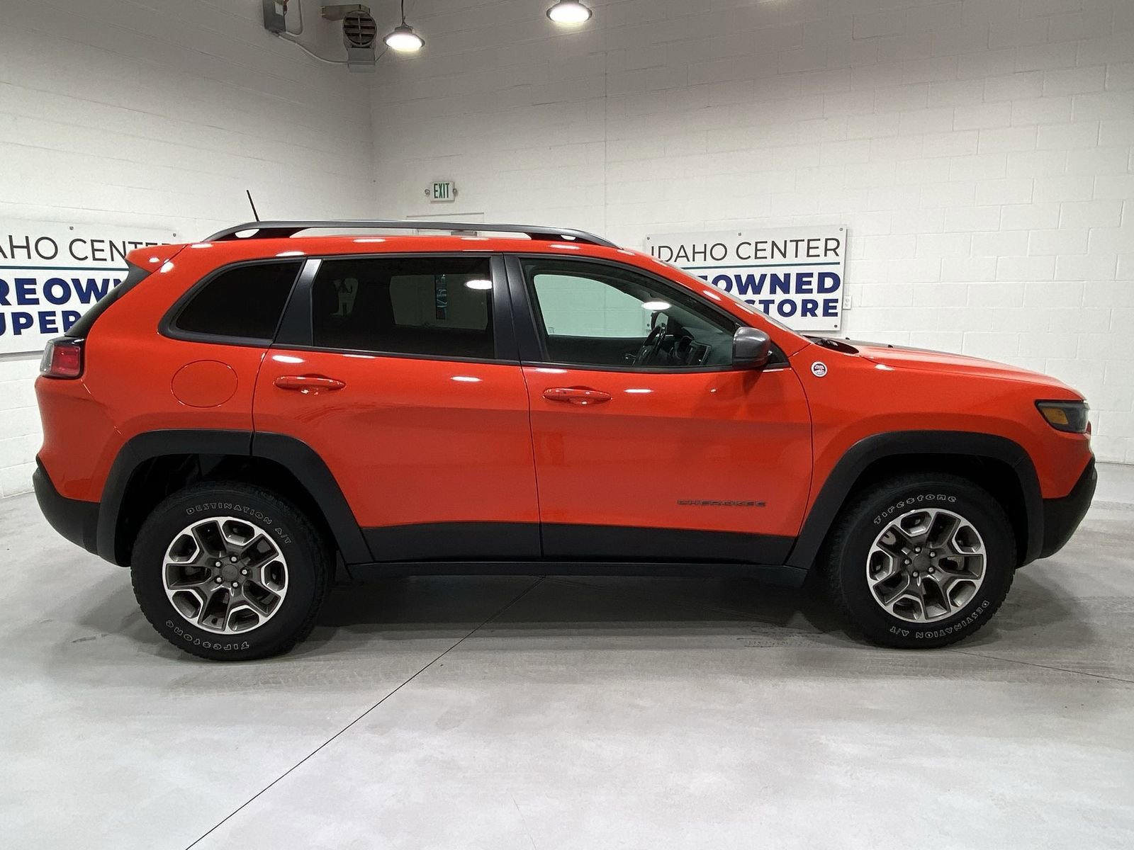 Used 2021 Jeep Cherokee Trailhawk w/ Sun, Sound & Nav Group image 9