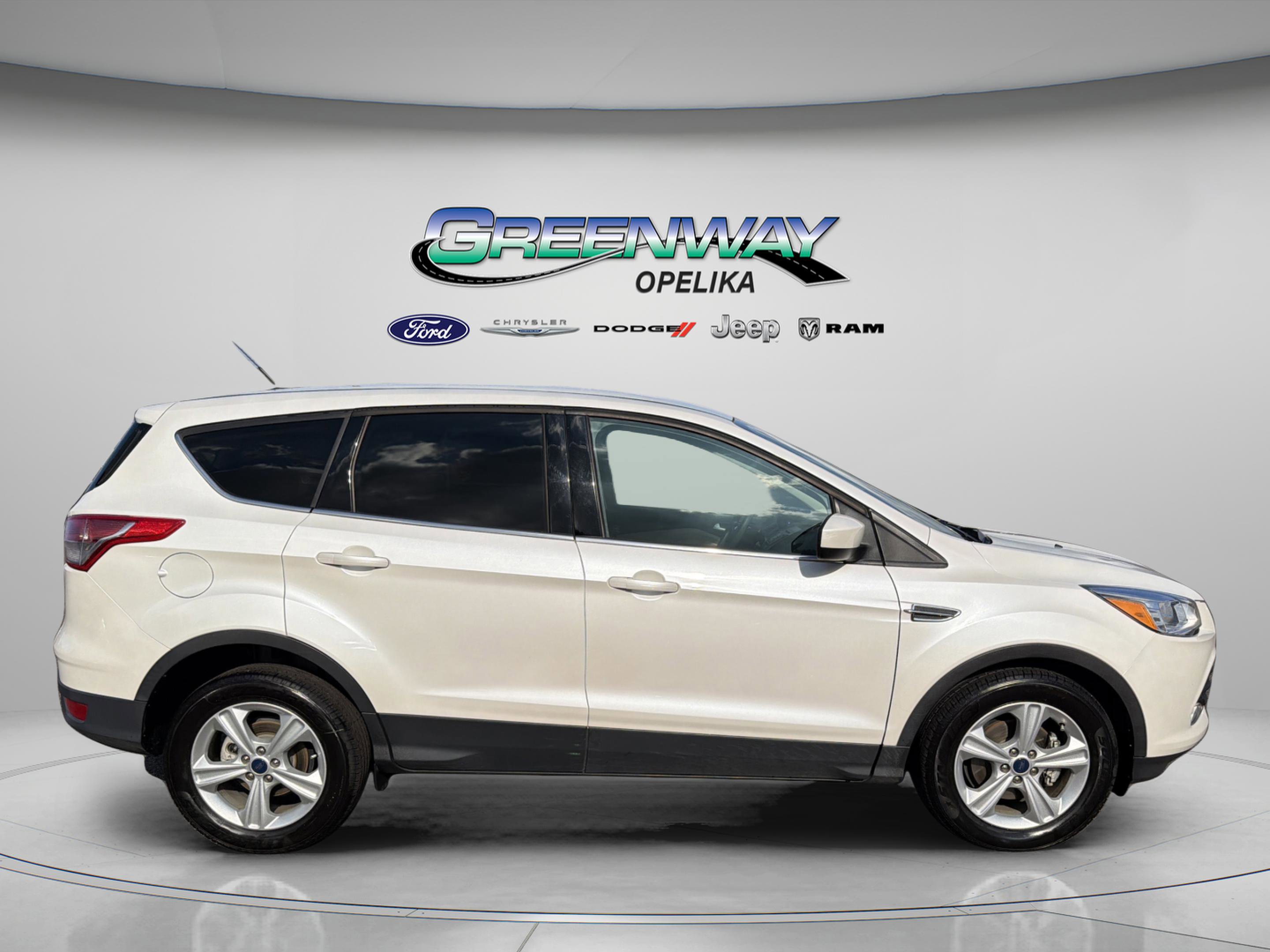 Used 2015 Ford Escape SE image 8