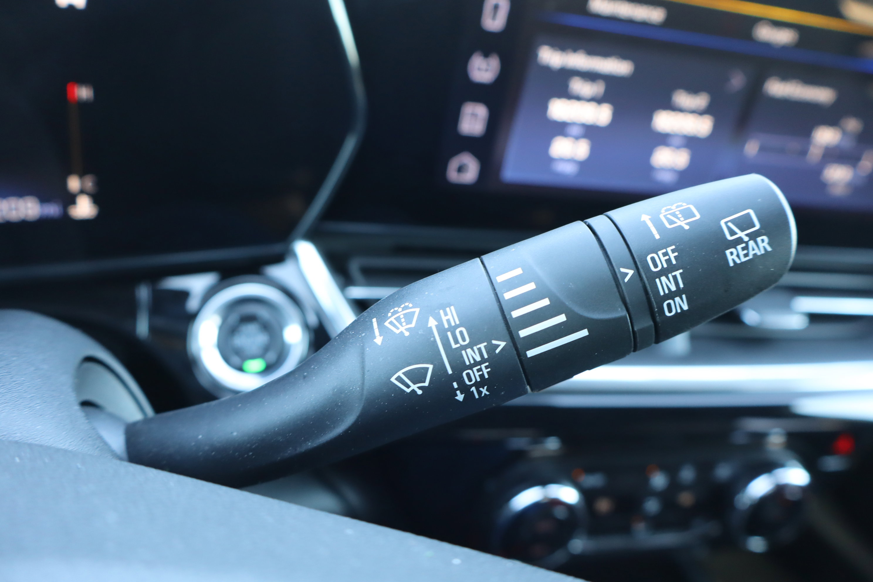 Certified 2024 Chevrolet Trax RS w/ Driver Confidence Package image 23