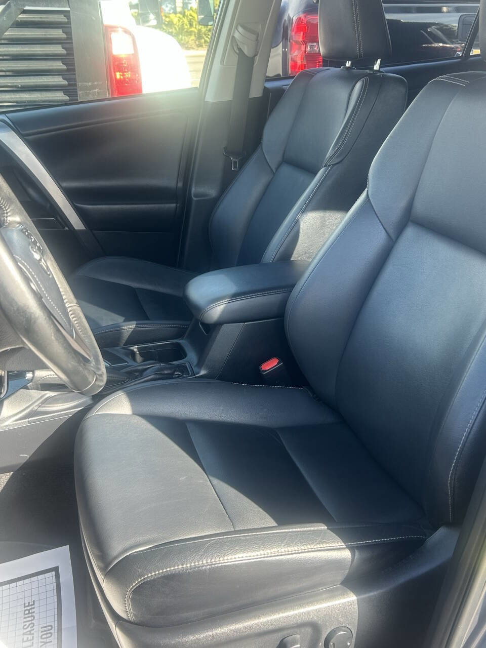 Used 2017 Toyota RAV4 Limited w/ Carpet Mat Package image 10