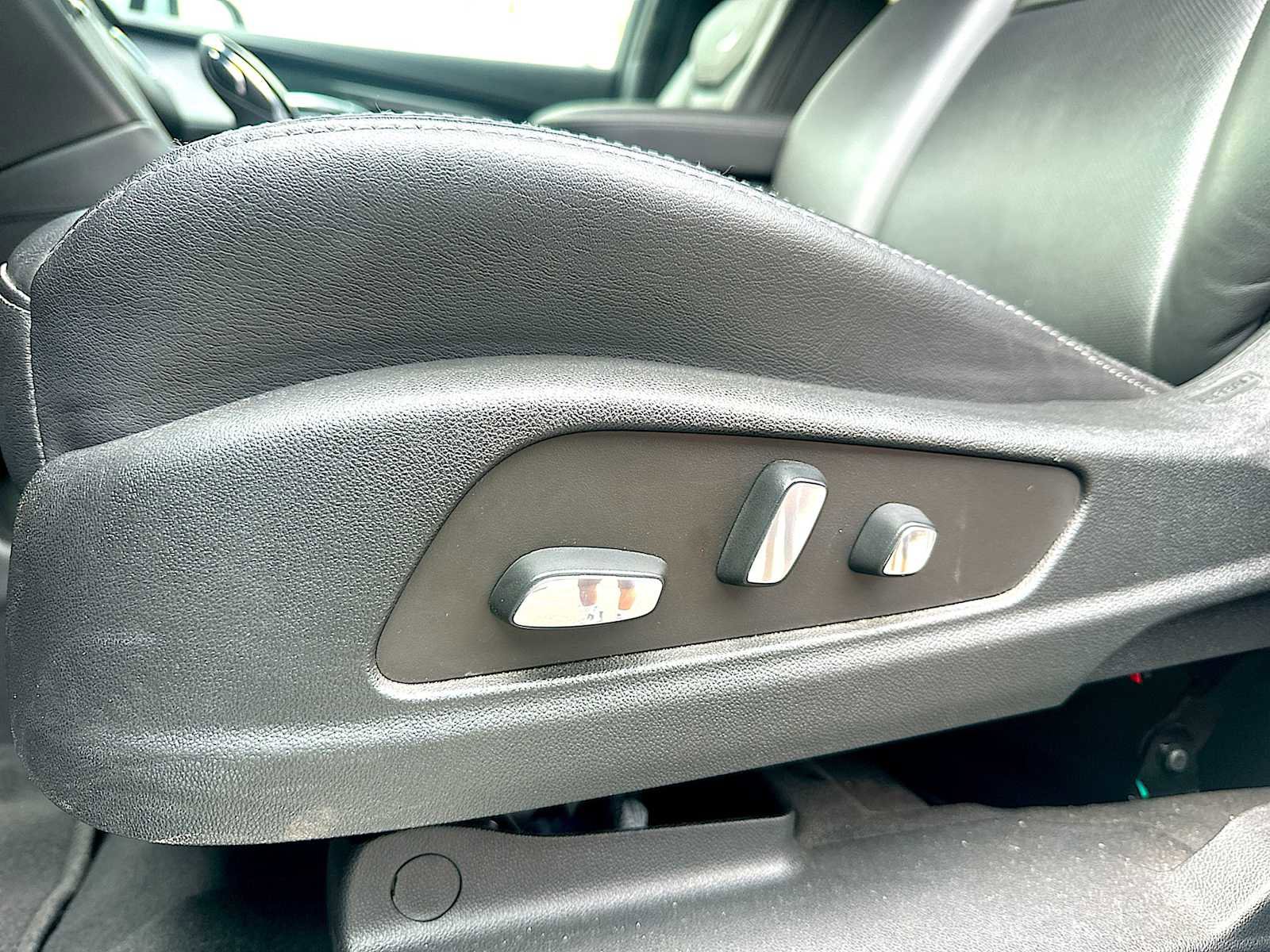 Used 2023 Cadillac XT5 Premium Luxury image 14