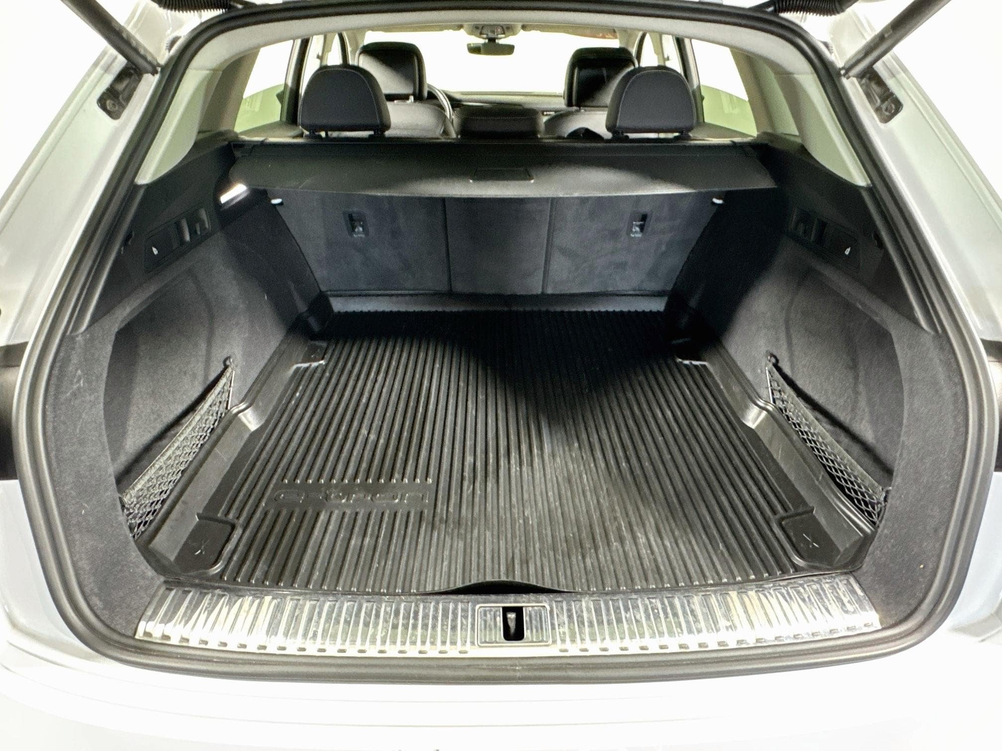 Used 2024 Audi Q8 e-tron Premium AWD/4WD image 27