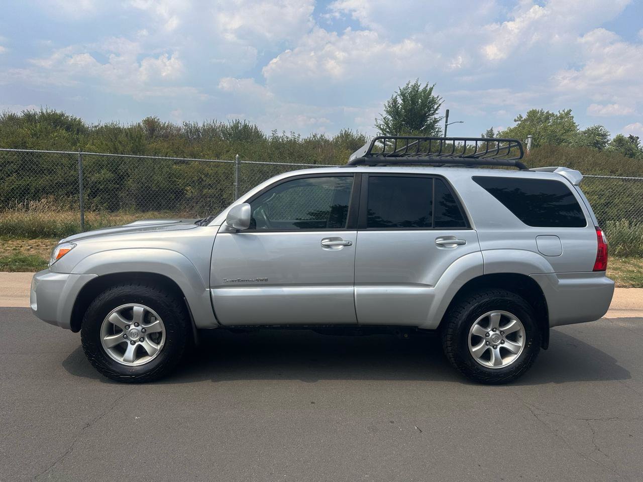 Used 2007 Toyota 4Runner Sport AWD/4WD image 2
