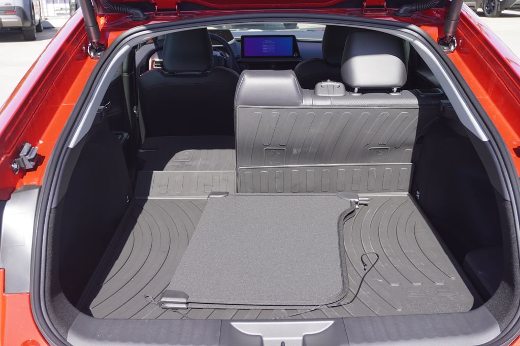 New 2026 Toyota Prius Plug-In Hybrid FWD image 8
