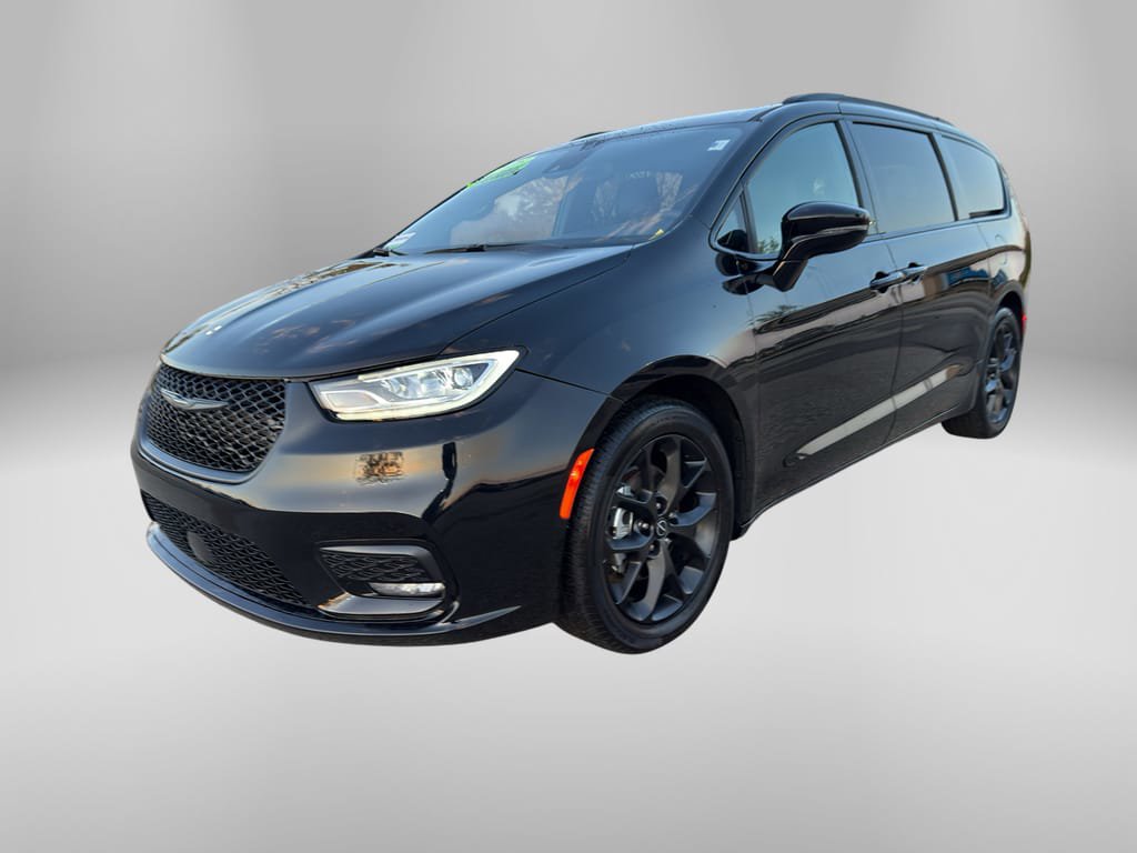 Used 2025 Chrysler Pacifica Limited FWD image 1