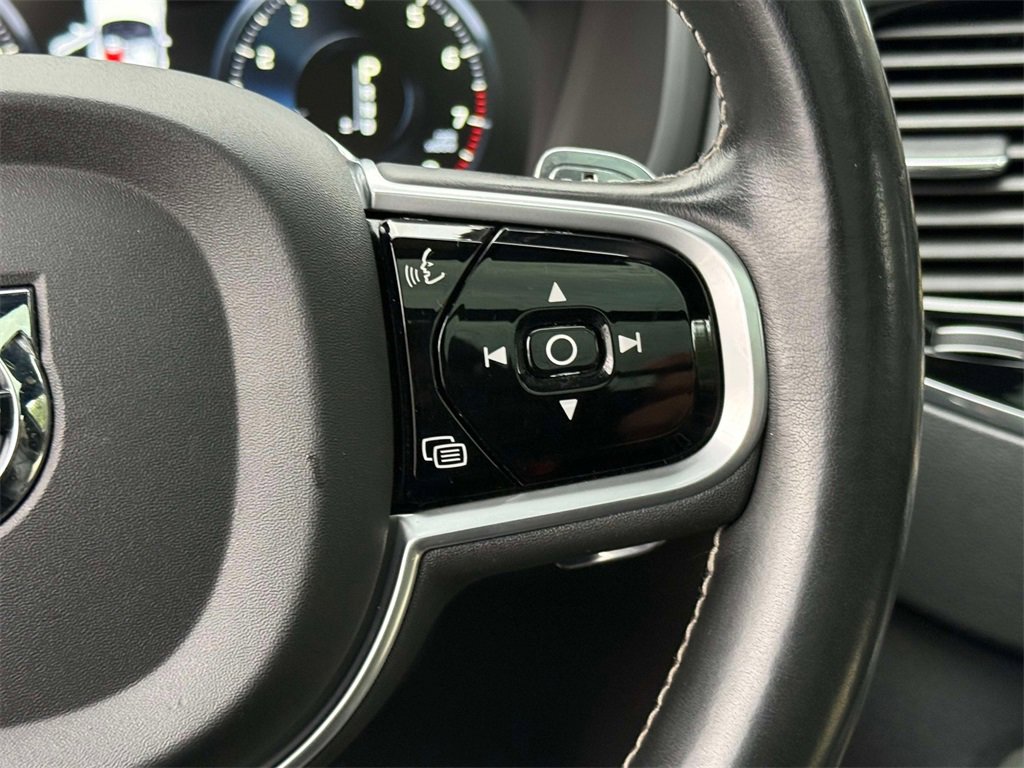 Used 2020 Volvo XC90 T6 R-Design image 31