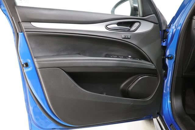 Used 2024 Alfa Romeo Stelvio Veloce AWD/4WD image 17