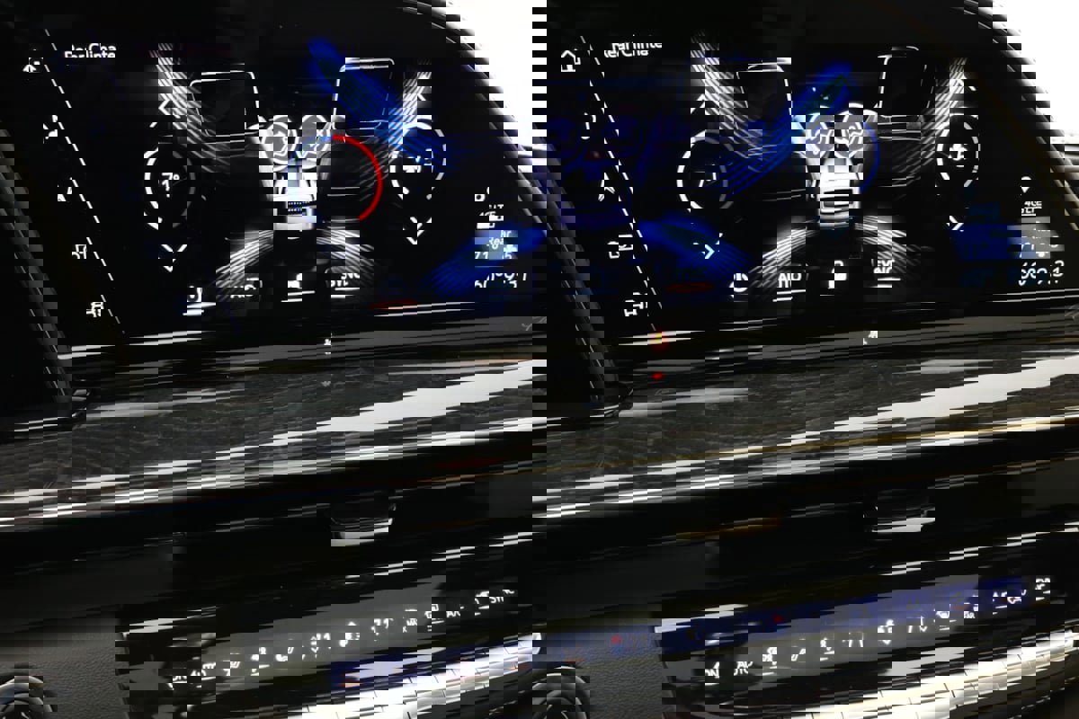 Used 2022 Cadillac Escalade ESV Premium Luxury w/ Performance Package image 56