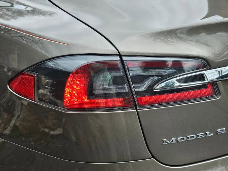 Used 2016 Tesla Model S 90D image 24