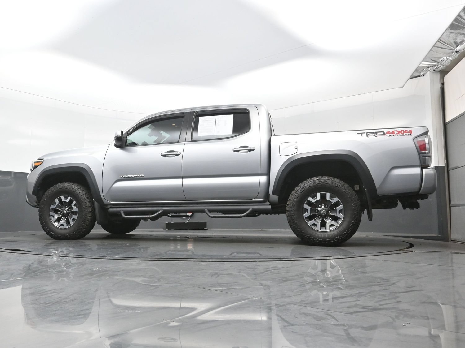 Used 2020 Toyota Tacoma TRD Off-Road w/ Technology Package AWD/4WD image 29