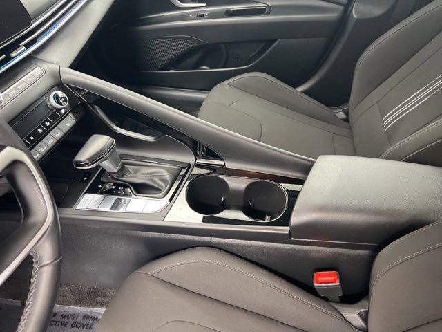Used 2024 Hyundai Elantra SEL w/ Convenience Package image 15