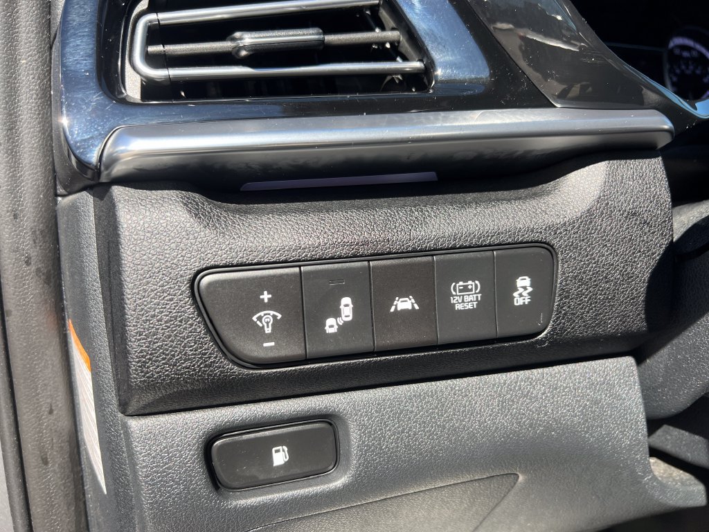 Certified 2022 Kia Niro LXS FWD image 18