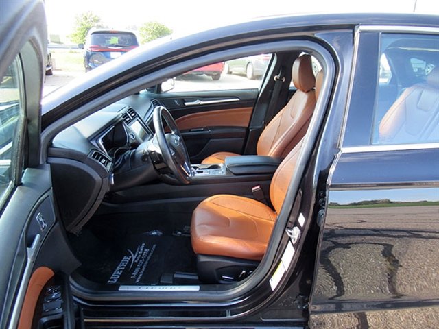 Used 2020 Ford Fusion Titanium image 12