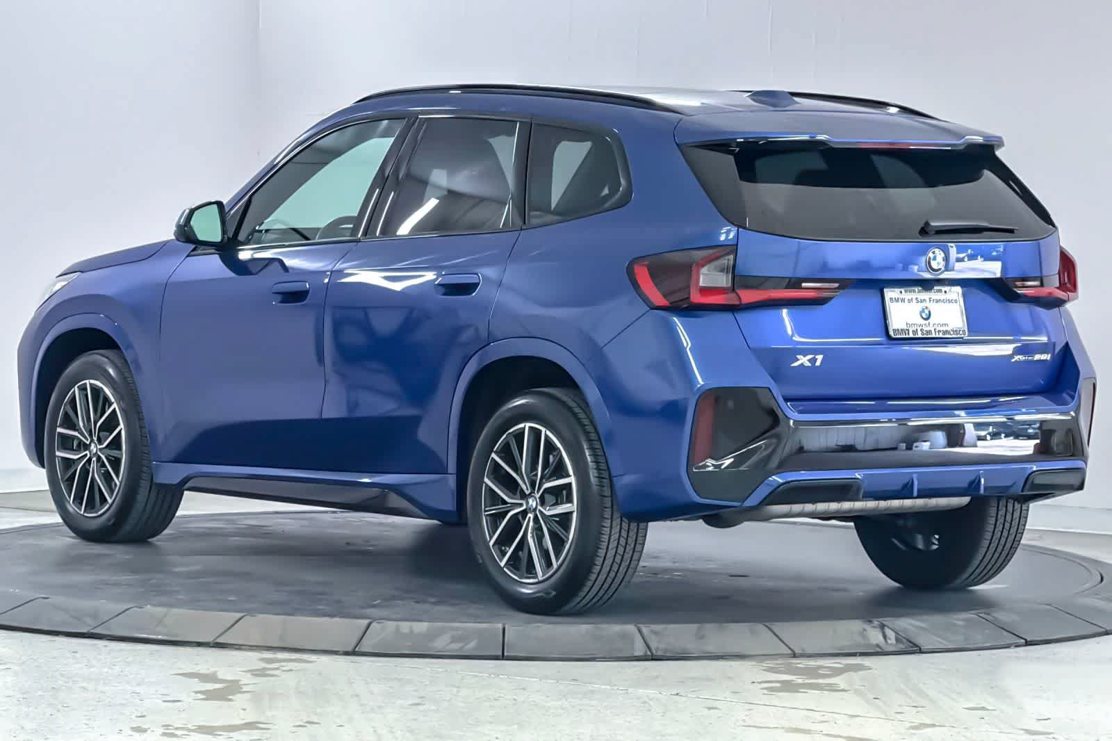 Used 2023 BMW X1 xDrive28i w/ Premium Package AWD/4WD image 6