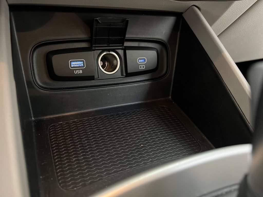 Used 2025 Hyundai Venue SEL FWD image 53