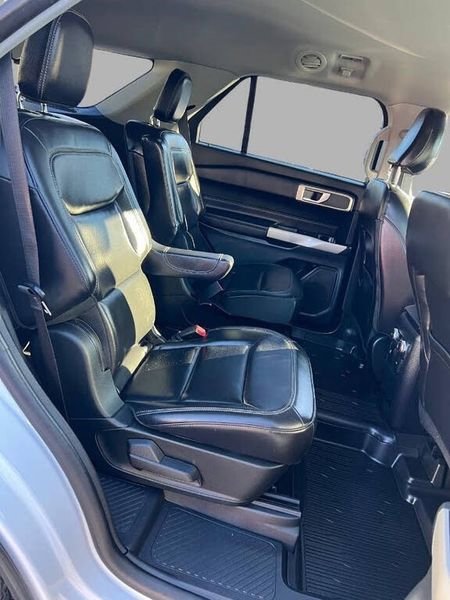 Used 2021 Ford Explorer XLT w/ Equipment Group 202A image 28