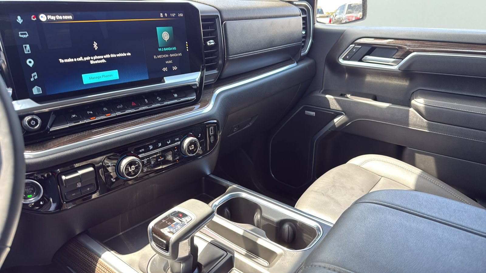 Used 2025 Chevrolet Silverado 1500 RST AWD/4WD image 19