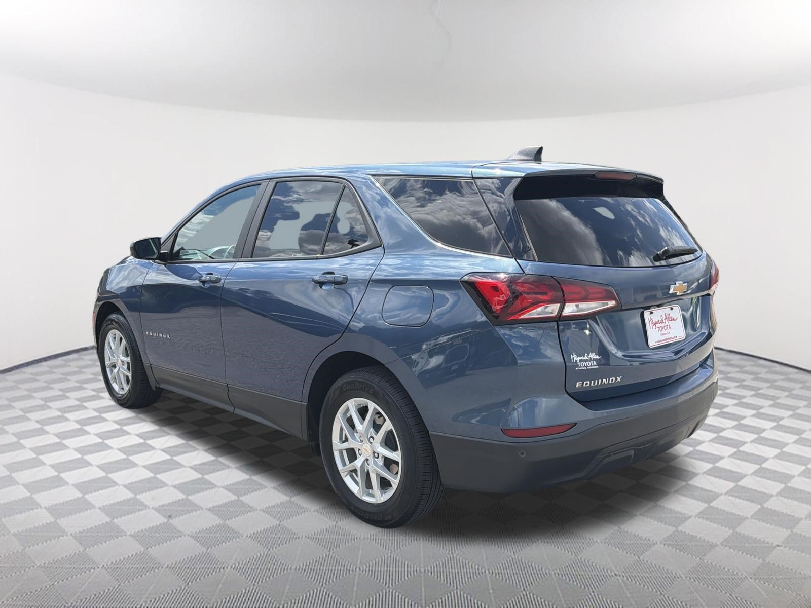 Used 2024 Chevrolet Equinox LS w/ LS Convenience Package FWD image 15