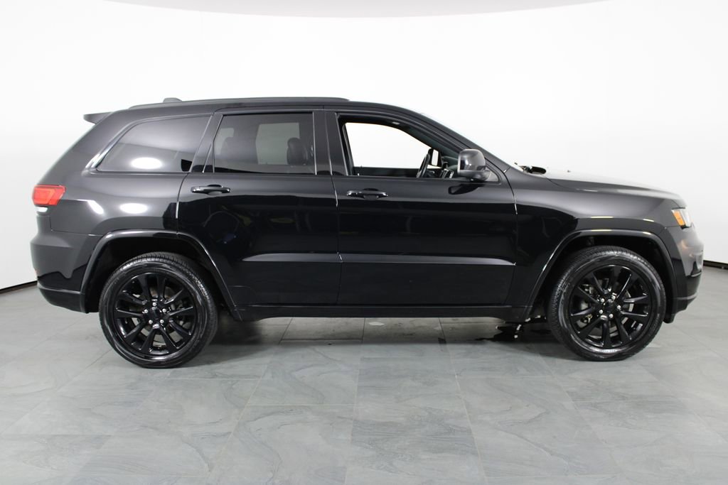 Used 2018 Jeep Grand Cherokee Altitude image 14