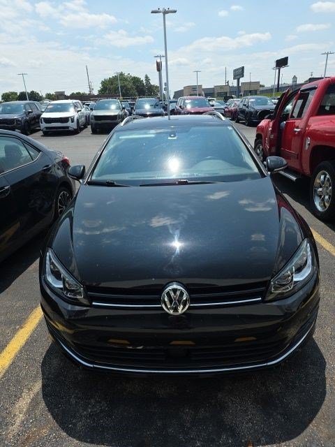 Used 2017 Volkswagen Golf SEL FWD image 11