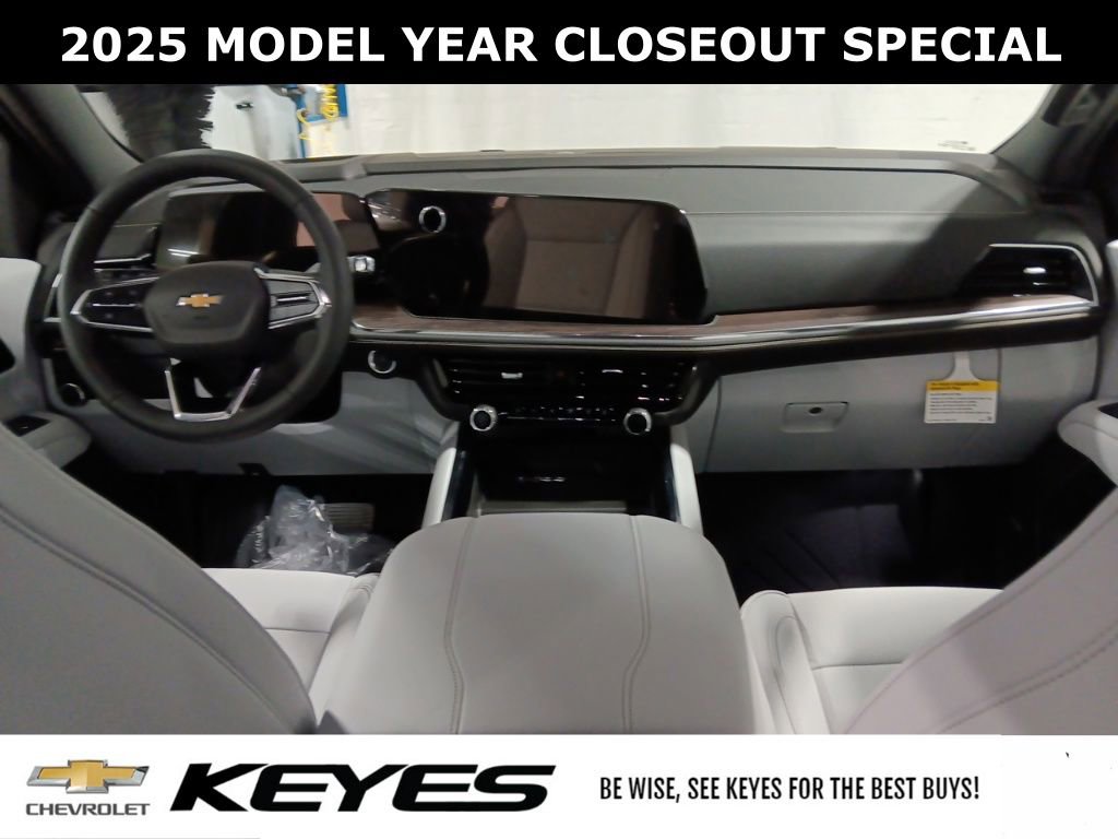 New 2025 Chevrolet Suburban Premier image 3