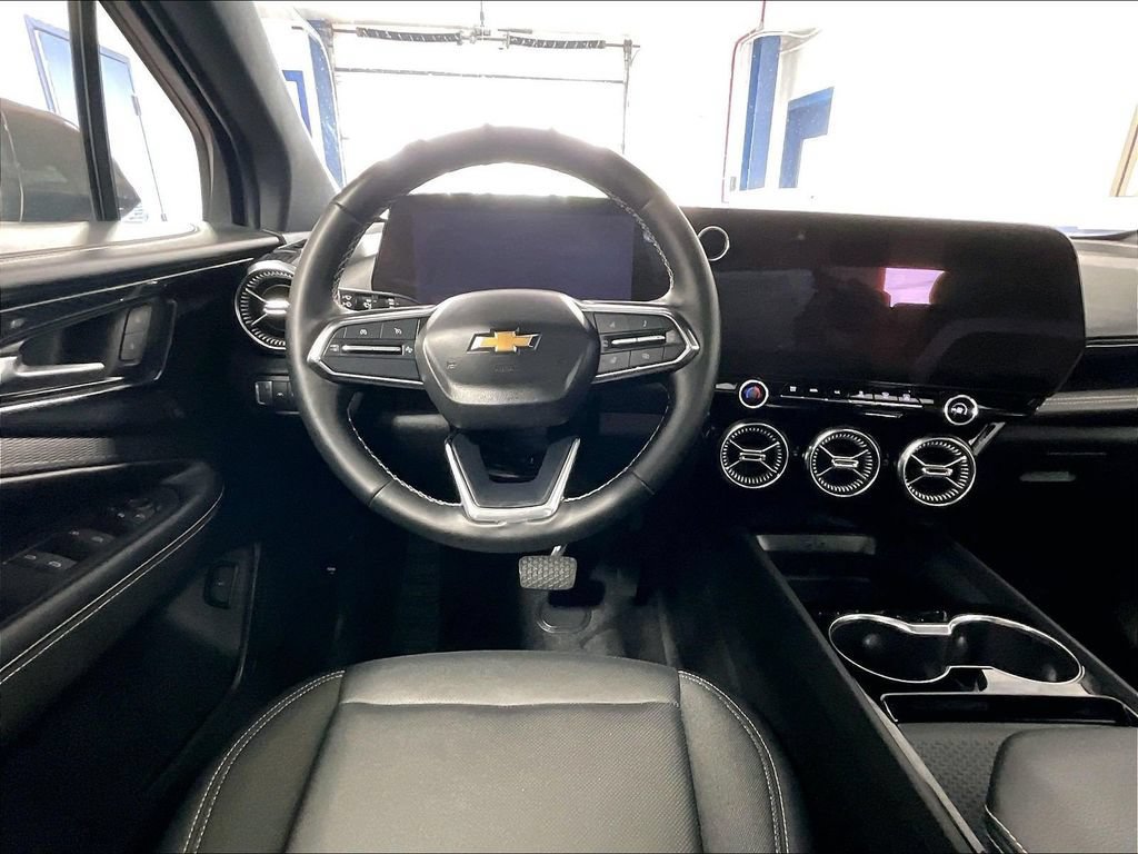 Used 2024 Chevrolet Blazer EV LT AWD/4WD image 17