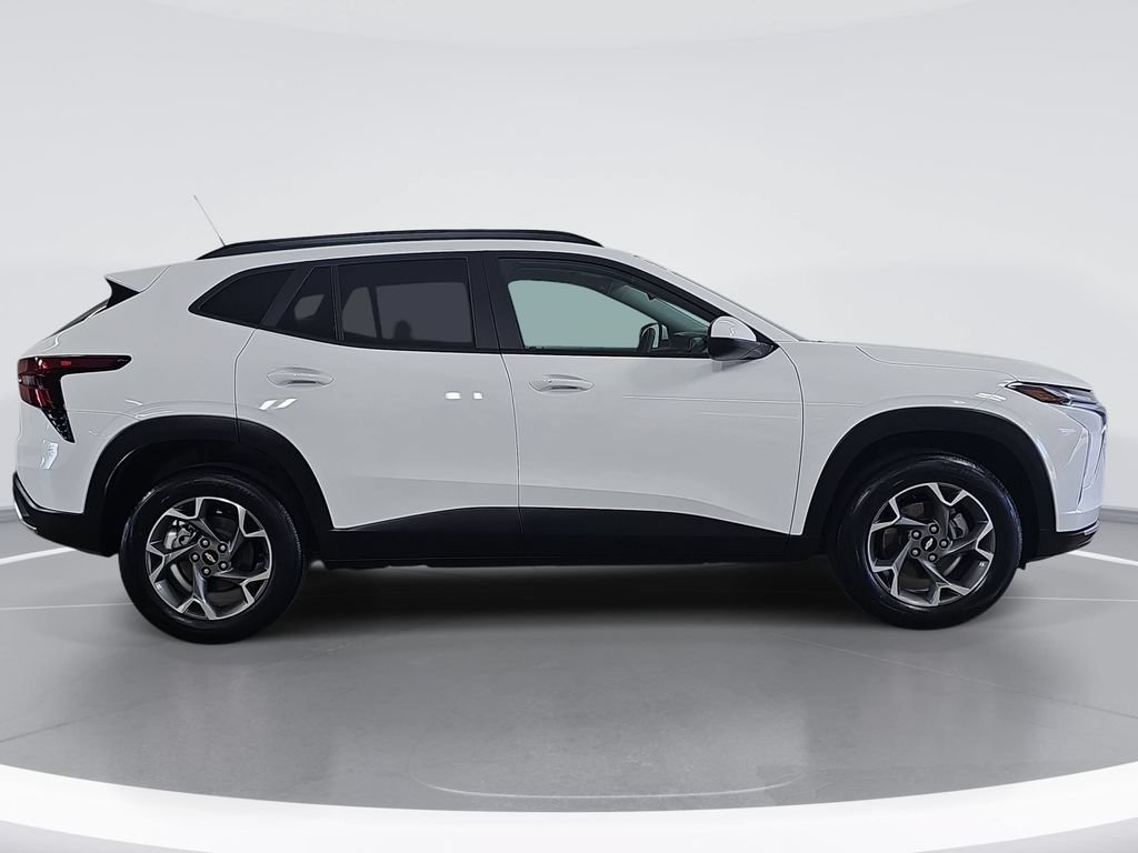 Certified 2024 Chevrolet Trax LT w/ Driver Confidence Package FWD image 2