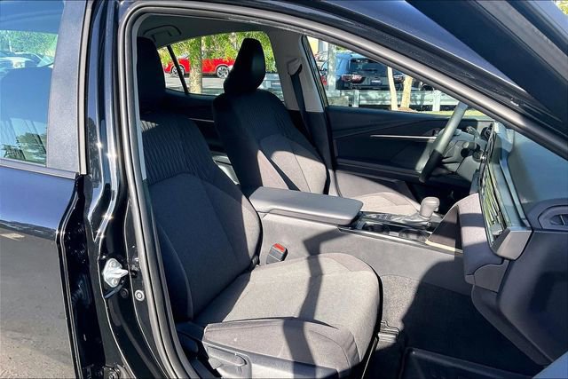 Used 2026 Toyota Camry LE w/ Convenience Package FWD image 7