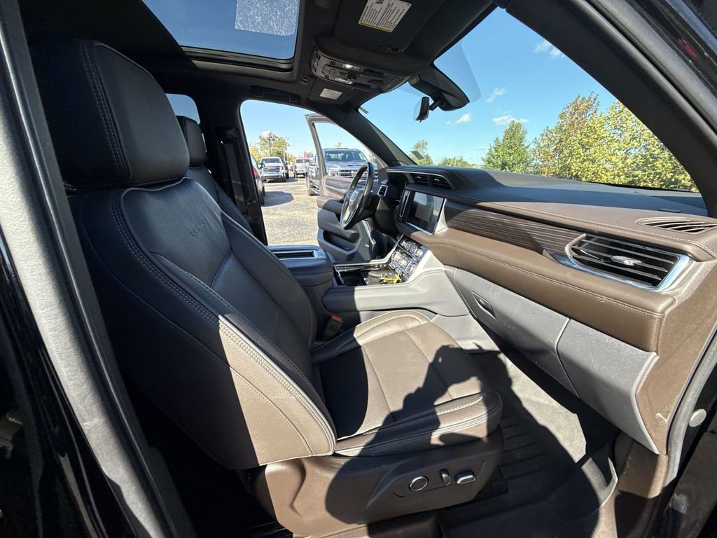 Certified 2021 GMC Yukon XL Denali w/ Denali Premium Package image 35