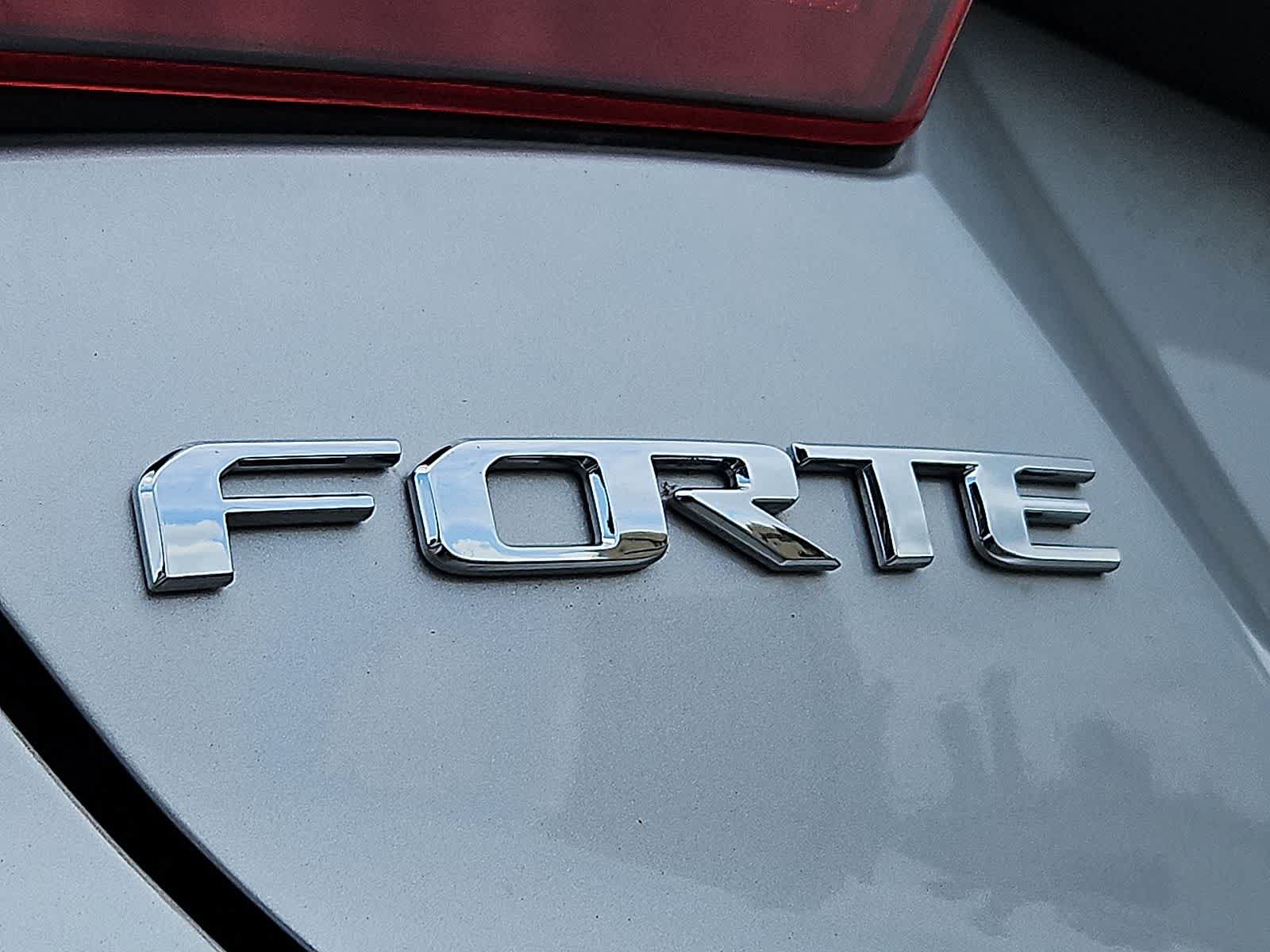 Used 2020 Kia Forte LXS FWD image 34