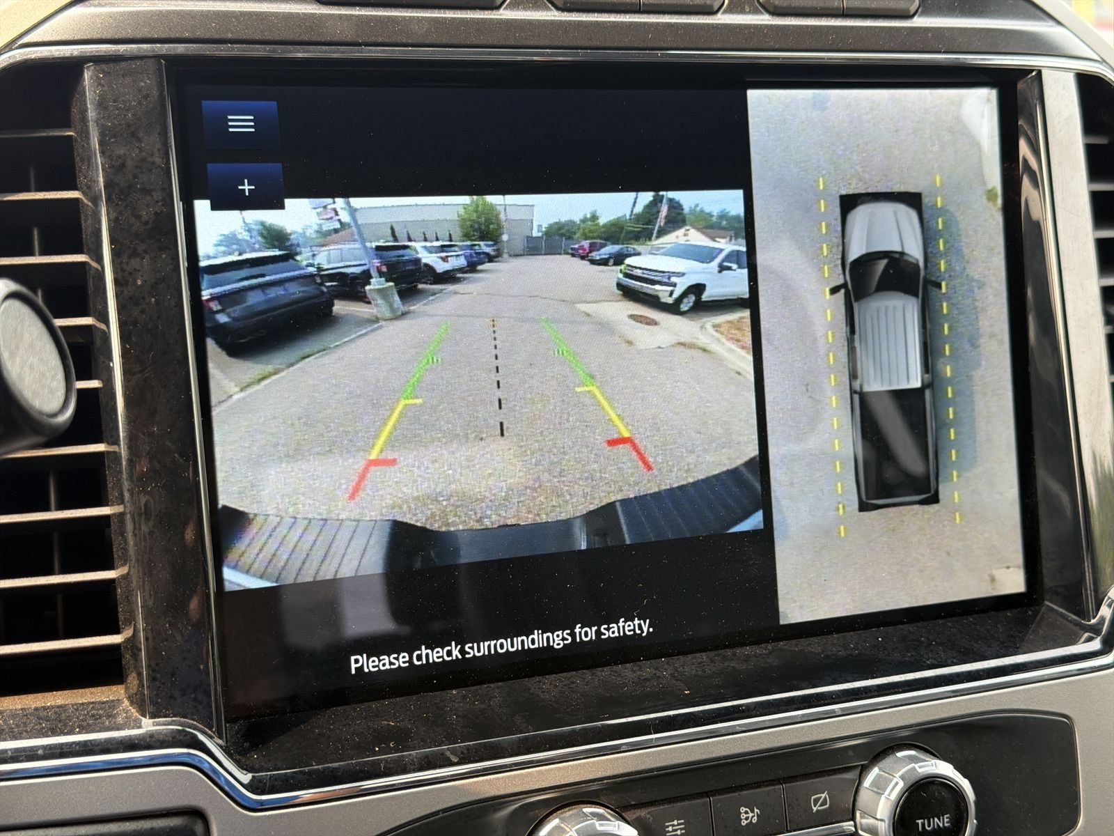 Used 2022 Ford F250 Lariat w/ Tremor Off-Road Package AWD/4WD image 38