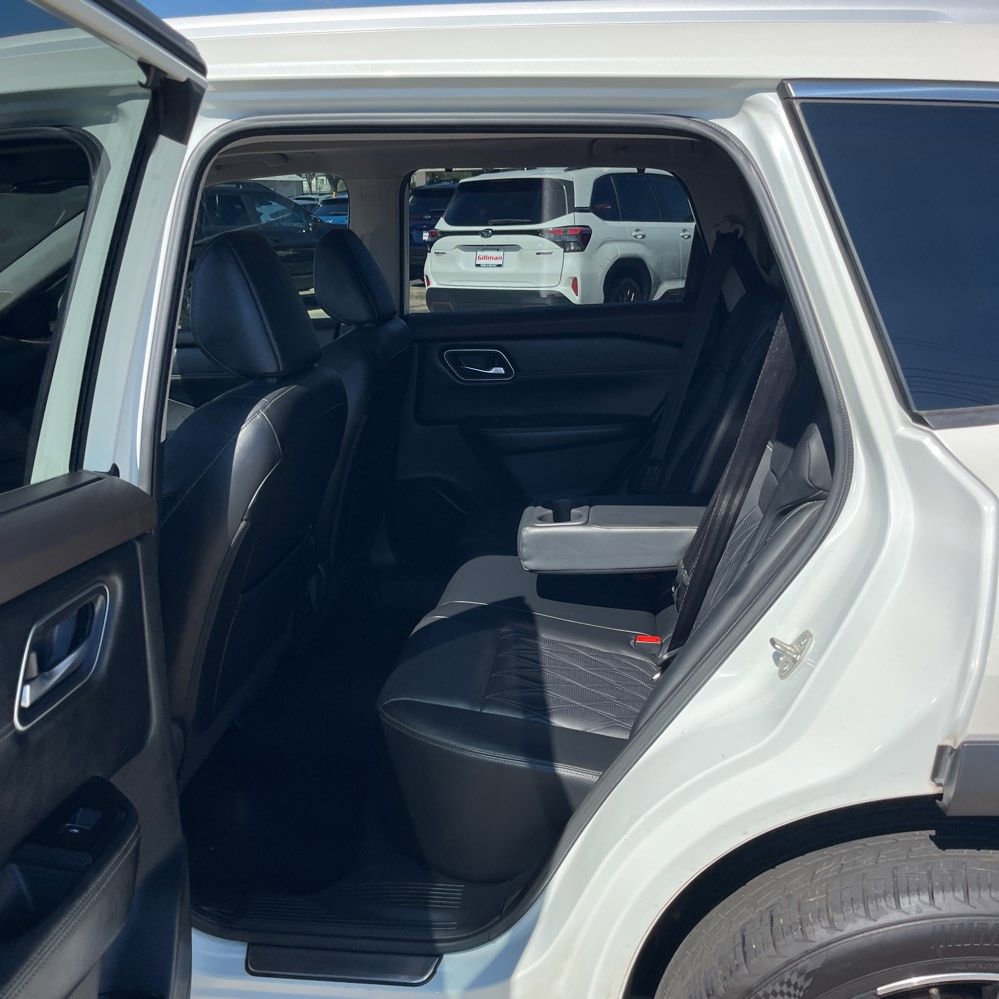 Used 2023 Nissan Rogue Platinum w/ Platinum Premium Package image 9