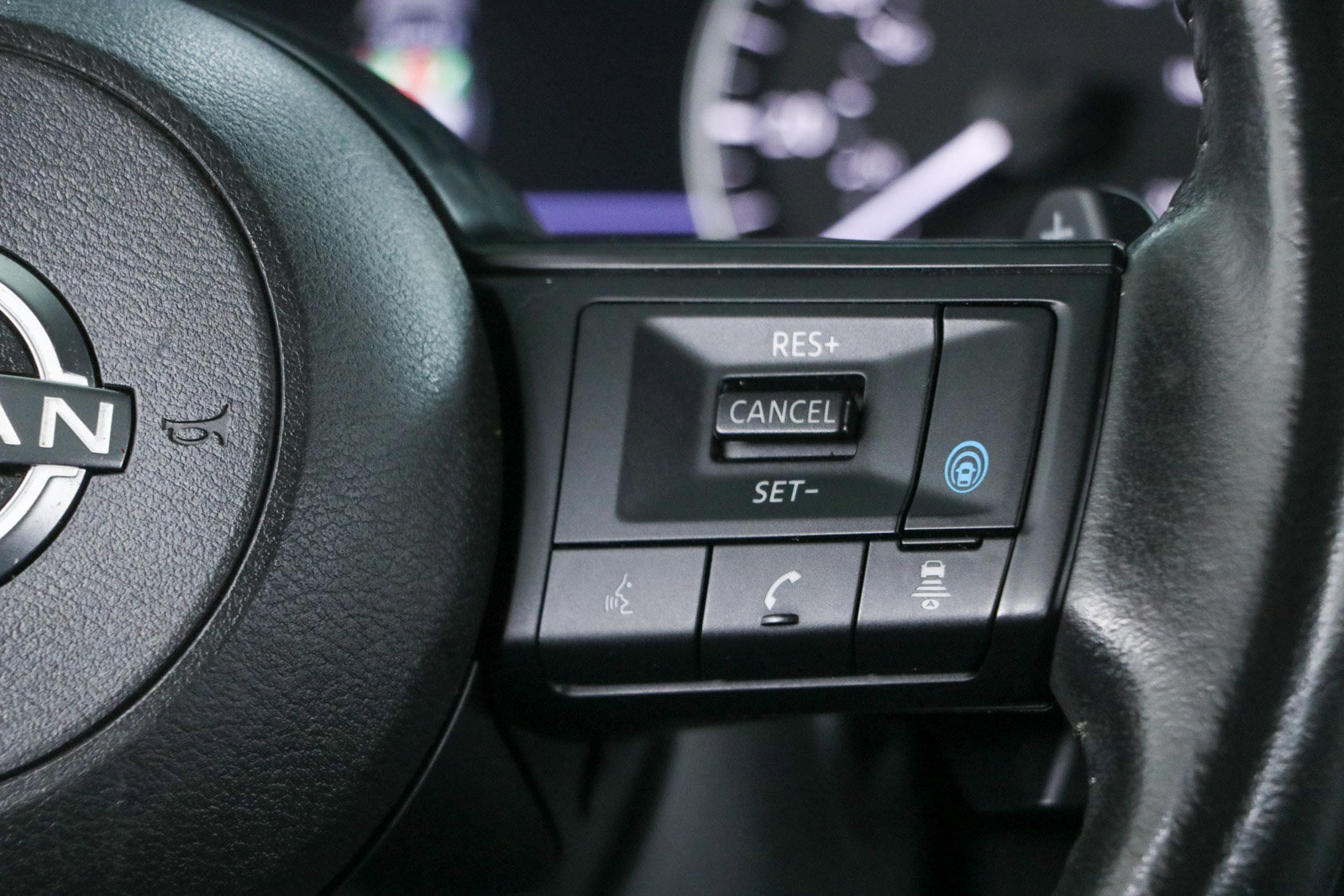 Used 2024 Nissan Rogue SV w/ SV Premium Package FWD image 14