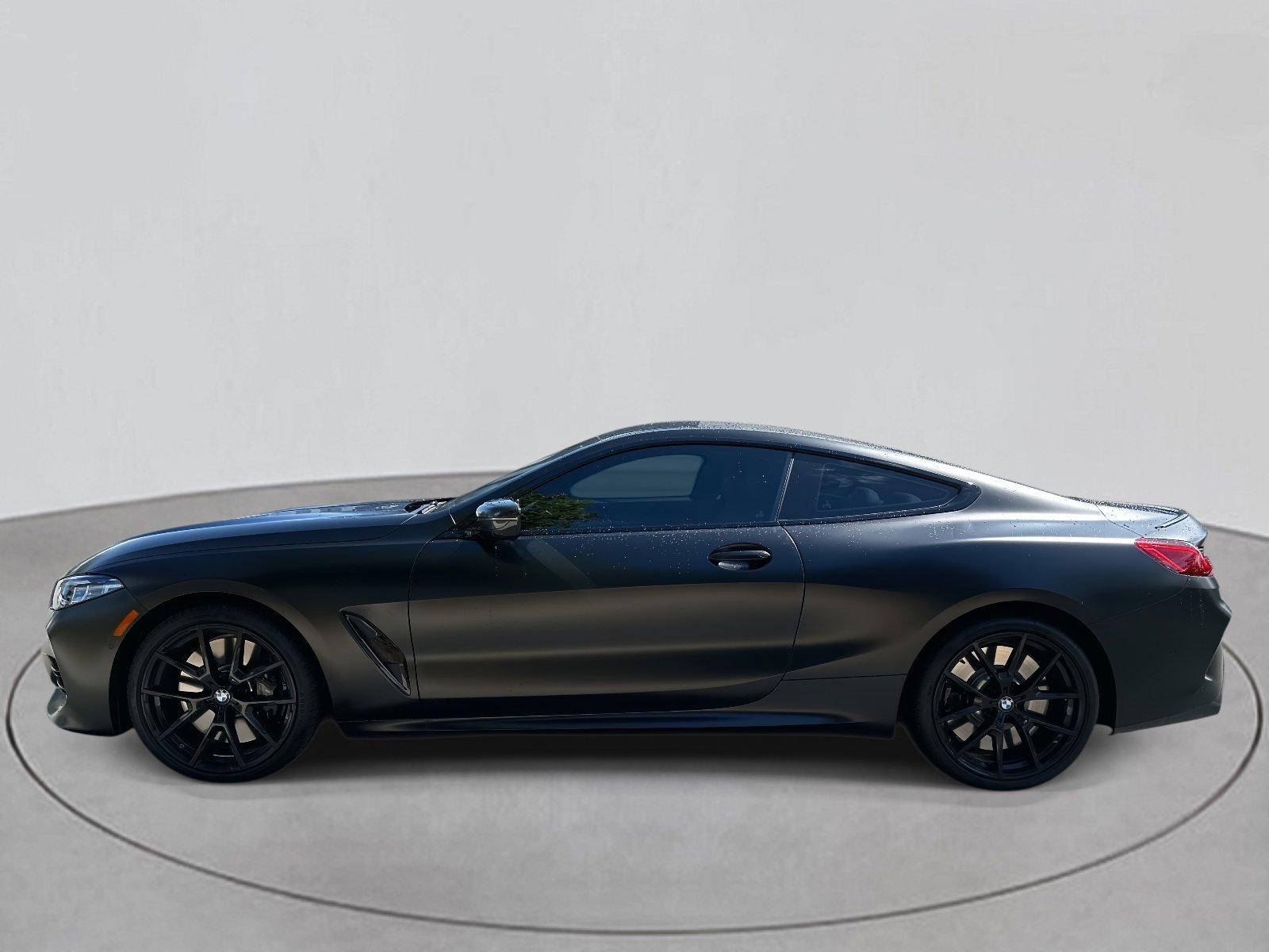 New 2026 BMW M850i xDrive Coupe w/ M Carbon Exterior Package image 2