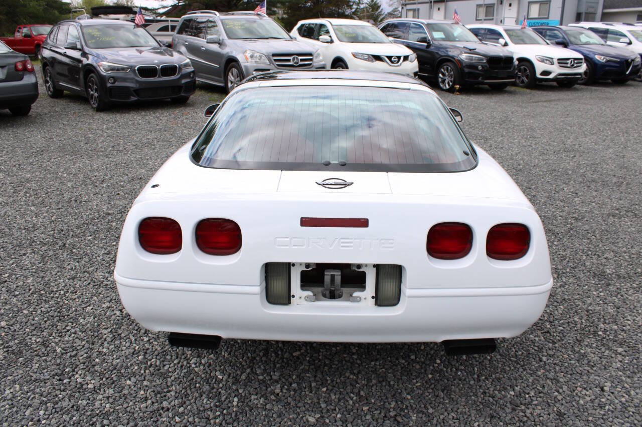 Used 1996 Chevrolet Corvette Coupe RWD image 8