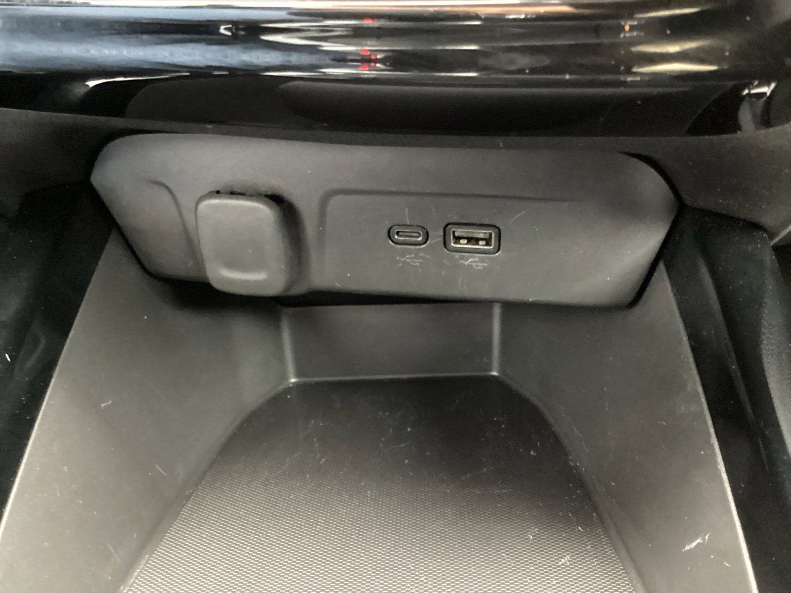 Used 2025 Chevrolet Trax LT FWD image 23