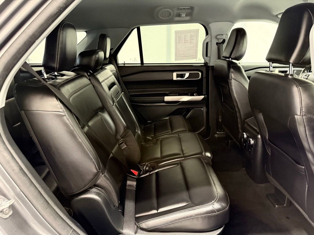 Used 2022 Ford Explorer XLT w/ Equipment Group 202A image 26