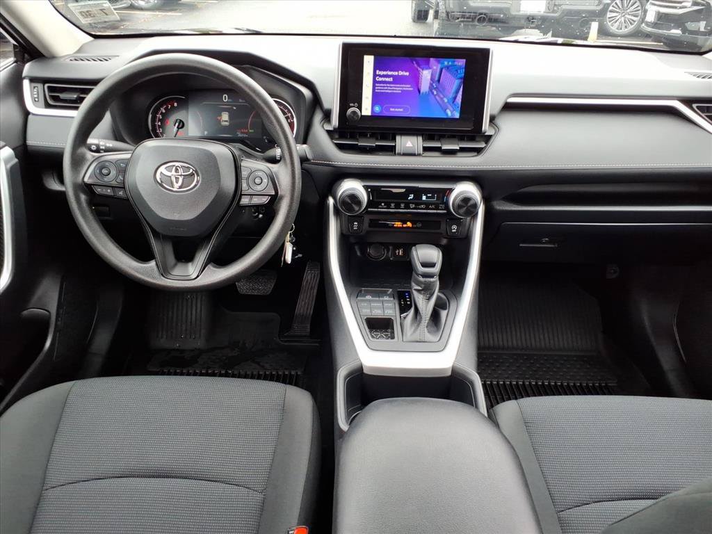 Used 2025 Toyota RAV4 LE AWD/4WD image 9