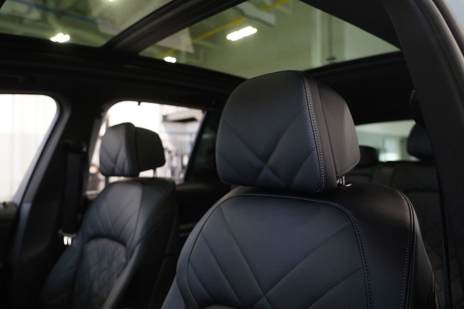 Used 2025 BMW X5 M60i image 13