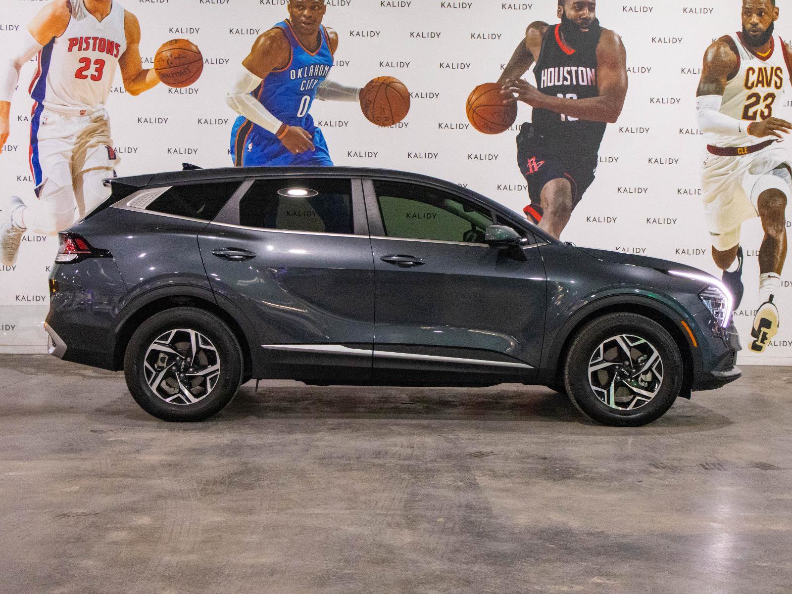 Used 2025 Kia Sportage LX image 17