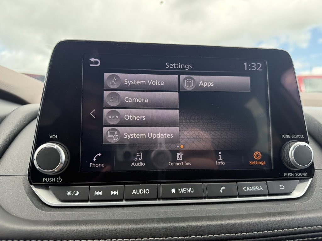 Used 2023 Nissan Rogue SV image 15