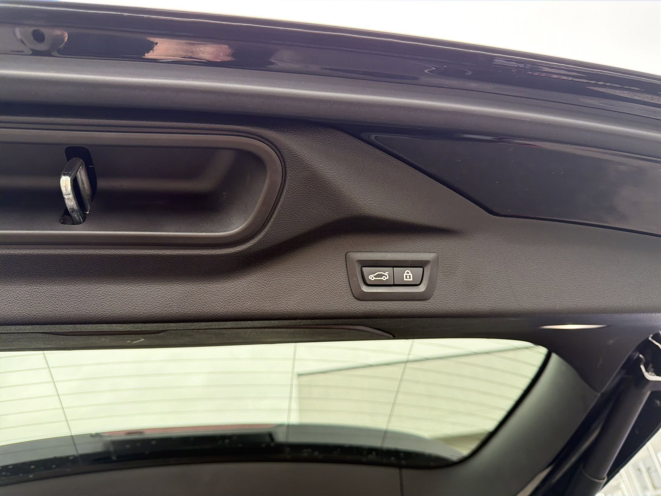 Used 2022 BMW X7 M50i w/ Cold Weather Package image 28