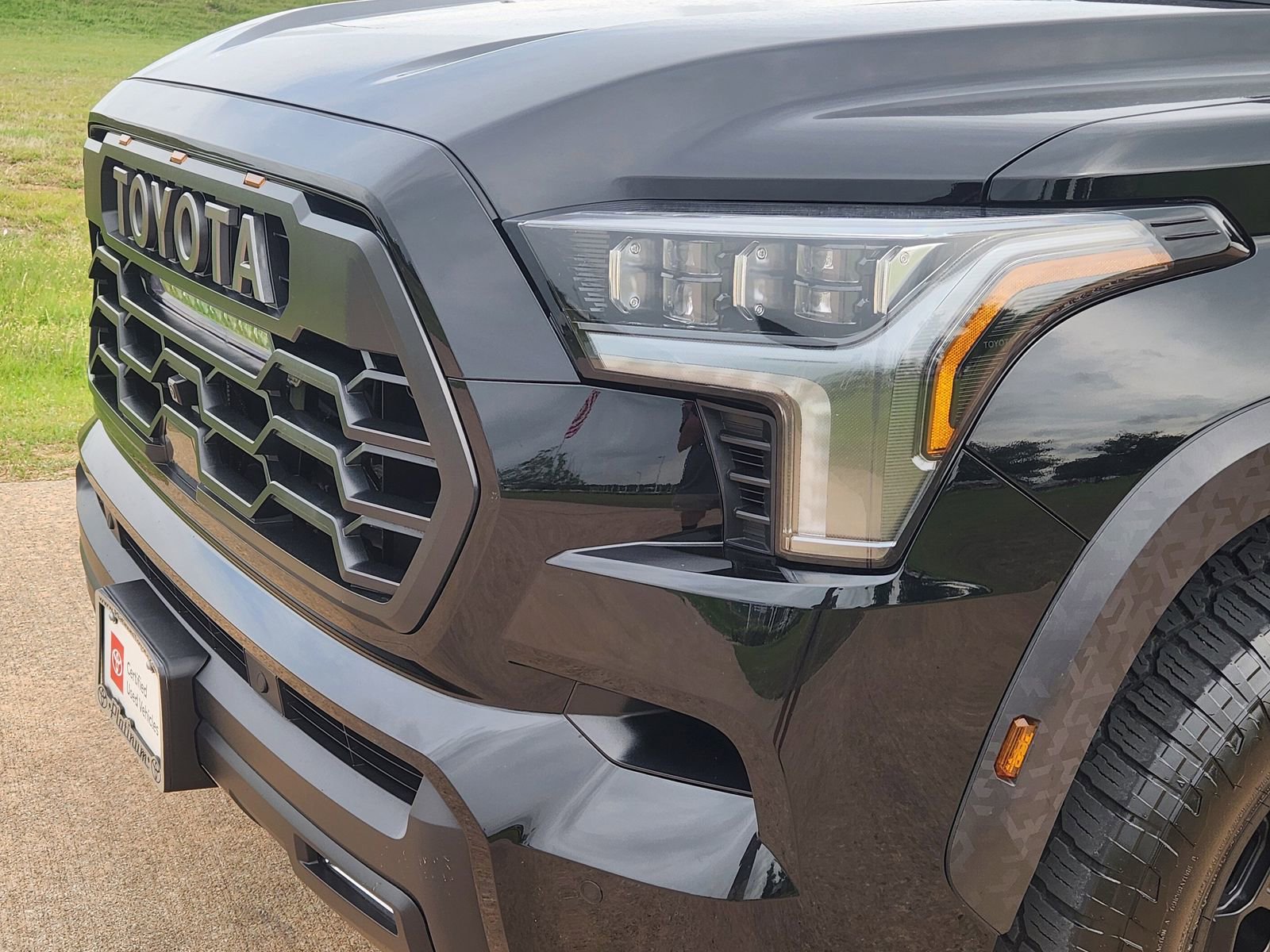 Used 2025 Toyota Sequoia TRD Pro AWD/4WD image 10